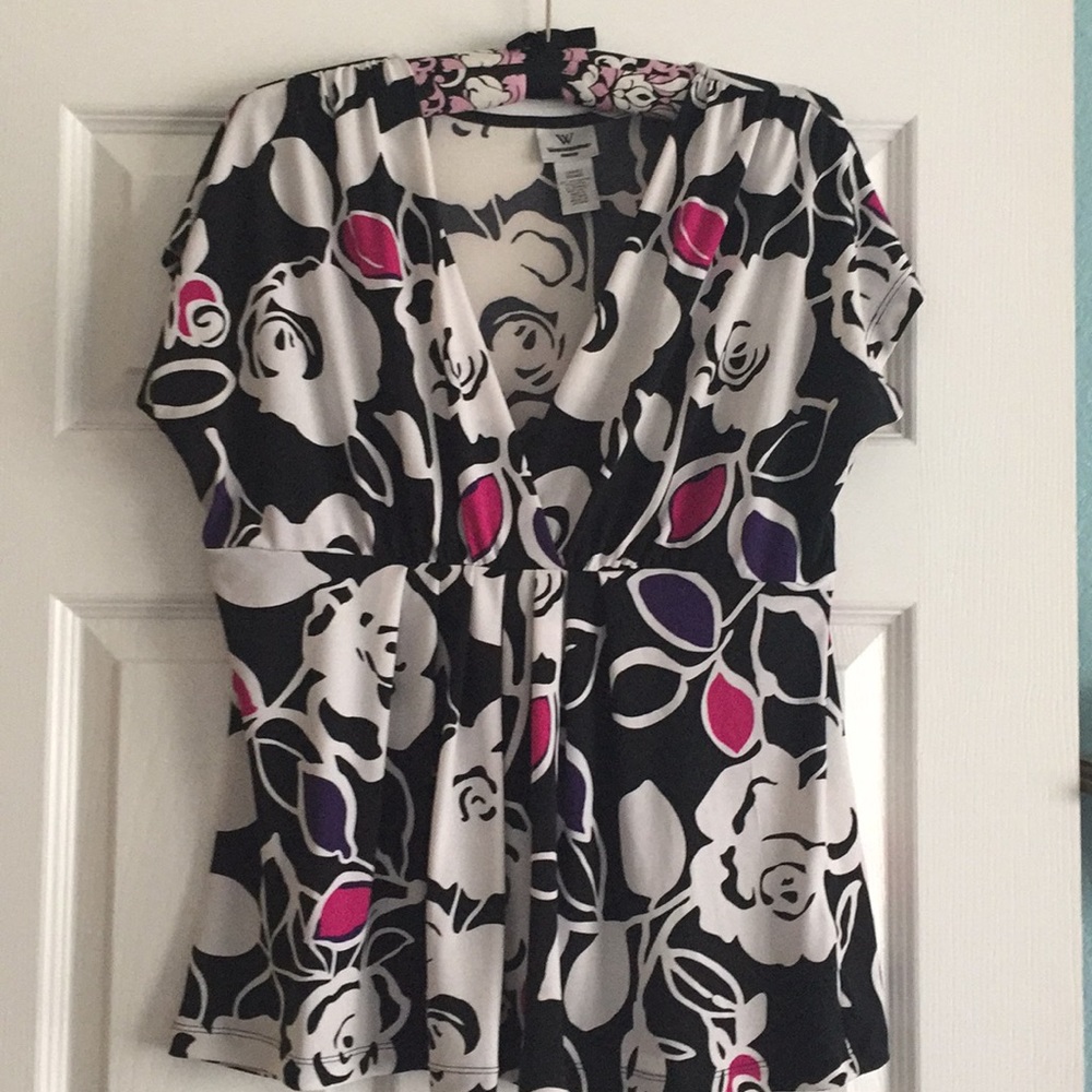 Worthington Large V Neck Blouse